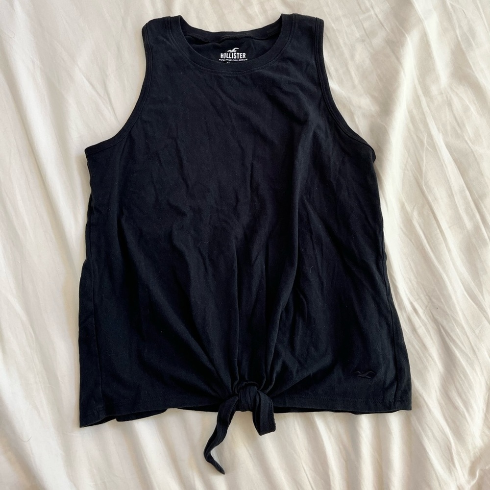 Hollister Must Have Collection Cotton Black Tank with knot size MED